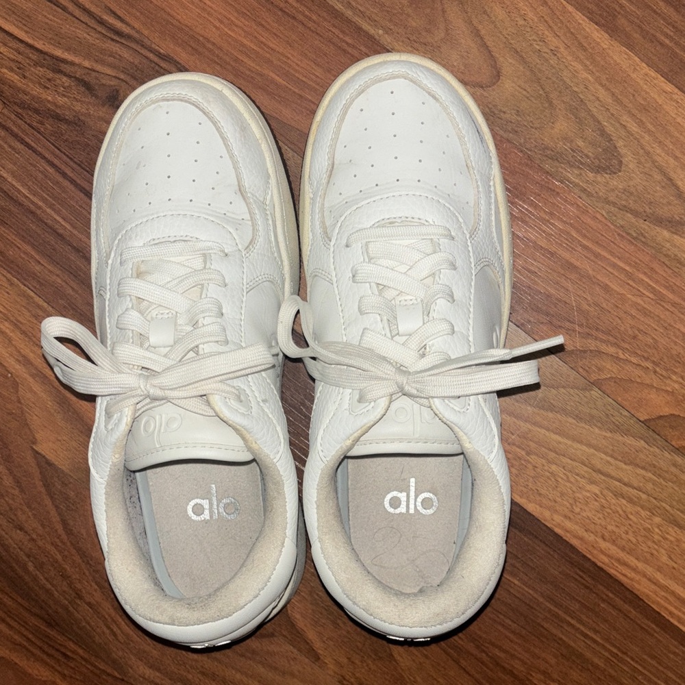 ALO Yoga Cream/White Women's Sneakers